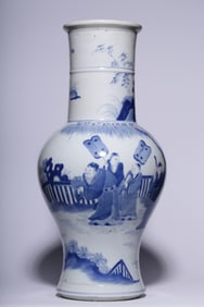 A Chinese Blue and White Porcelain Vase