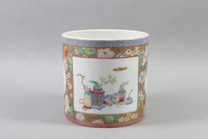 A Chinese Famille-Rose Porcelain Brush Pot