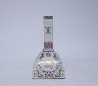 A Chinese Famille-Rose Porcelain Vase