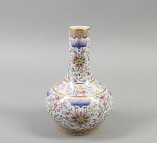 A Chinese Famille-Rose Porcelain Vase