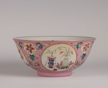 A Chinese Famille-Rose Porcelain Bowl