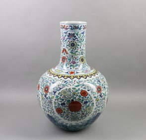 A Chinese Famille-Rose Porcelain Vase