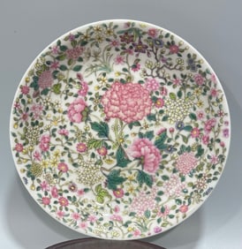 A Chinese Enamel Glazed Porcelain Plate