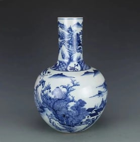A Chinese Blue and White Porcelain Vase