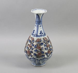 A Chinese Blue and White Iron-Red Porcelain Vase