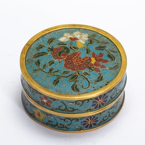 A Chinese Cloisonné Round Box with Lid