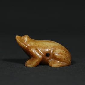 A Chinese Carved Jade Frog Statuette