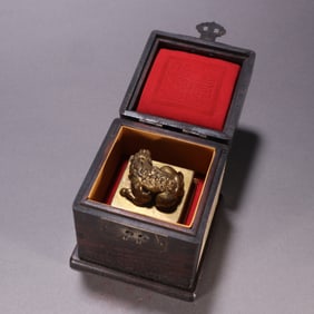 A Chinese Gilt Bronze Foo-Dog Handle Seal