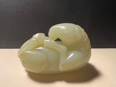 A Chinese Carved Jade Handpiece