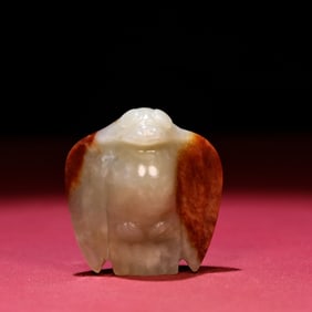A Chinese Carved Jade Bird Statuette