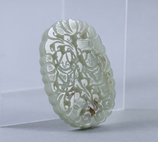 A Chinese Carved Jade Pendant