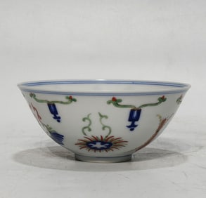 A Chinese Wu-Cai Glazed Porcelain Bowl