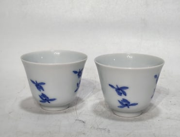 A Pair of Chinese Blue and White Porcelain Cups