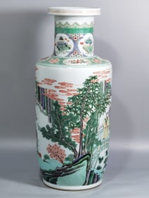 A Chinese Wu-Cai Glazed Porcelain Vase