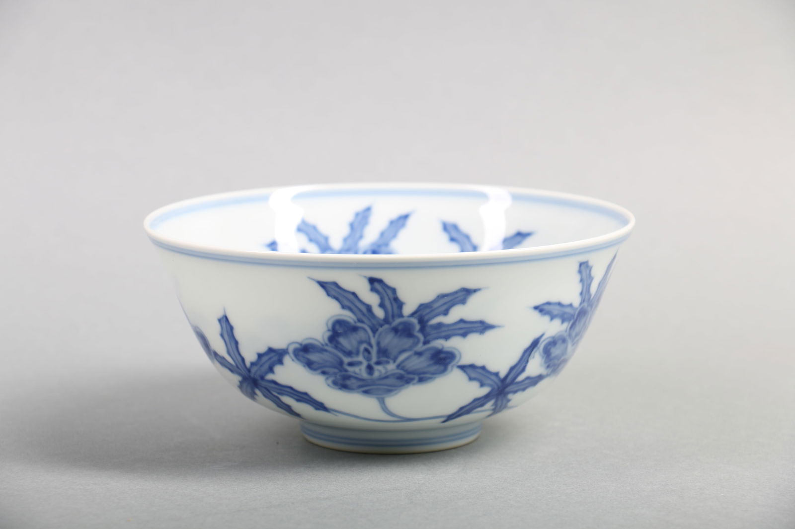 A Chinese Blue and White Porcelain Bowl (1 of 8)