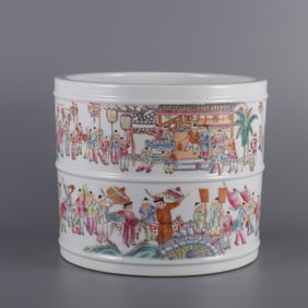 A Chinese Famille-Rose Porcelain Brush Pot