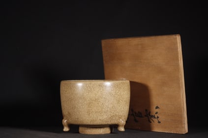 A Chinese Guan-Type Glazed Porcelain Incense Burner