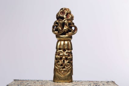 A Chinese Gold Seal Instrument