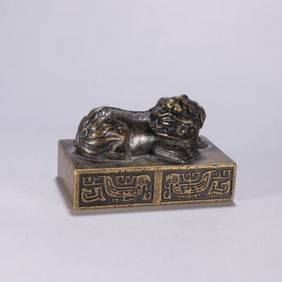A Chinese Gilt Bronze Foo-Dog Handle Seal