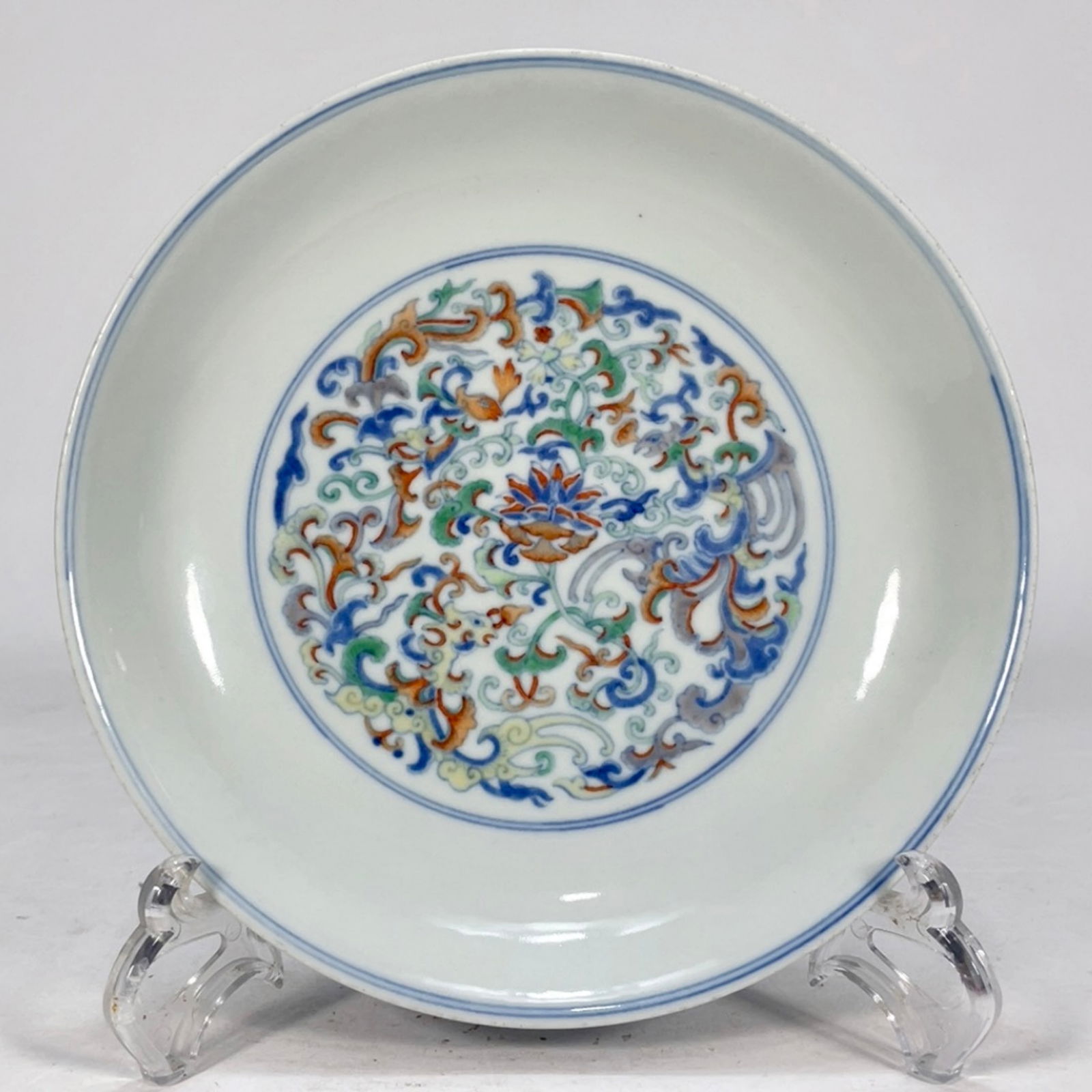 A Chinese Dou-Cai Glazed Porcelain Plate (1 of 6)