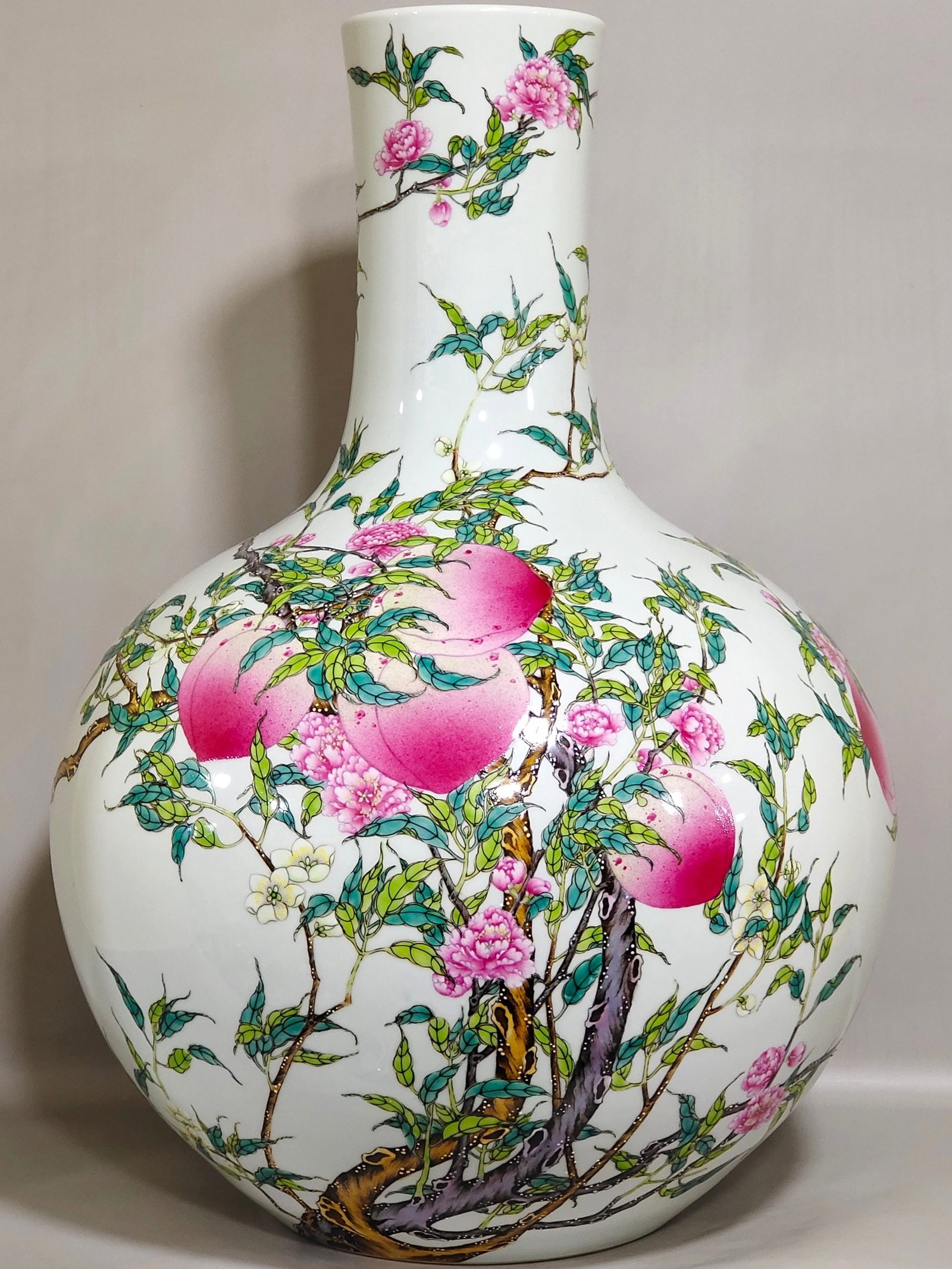 A Chinese Famille-Rose Porcelain Vase: Ht. 53cm, Diam. 36cm