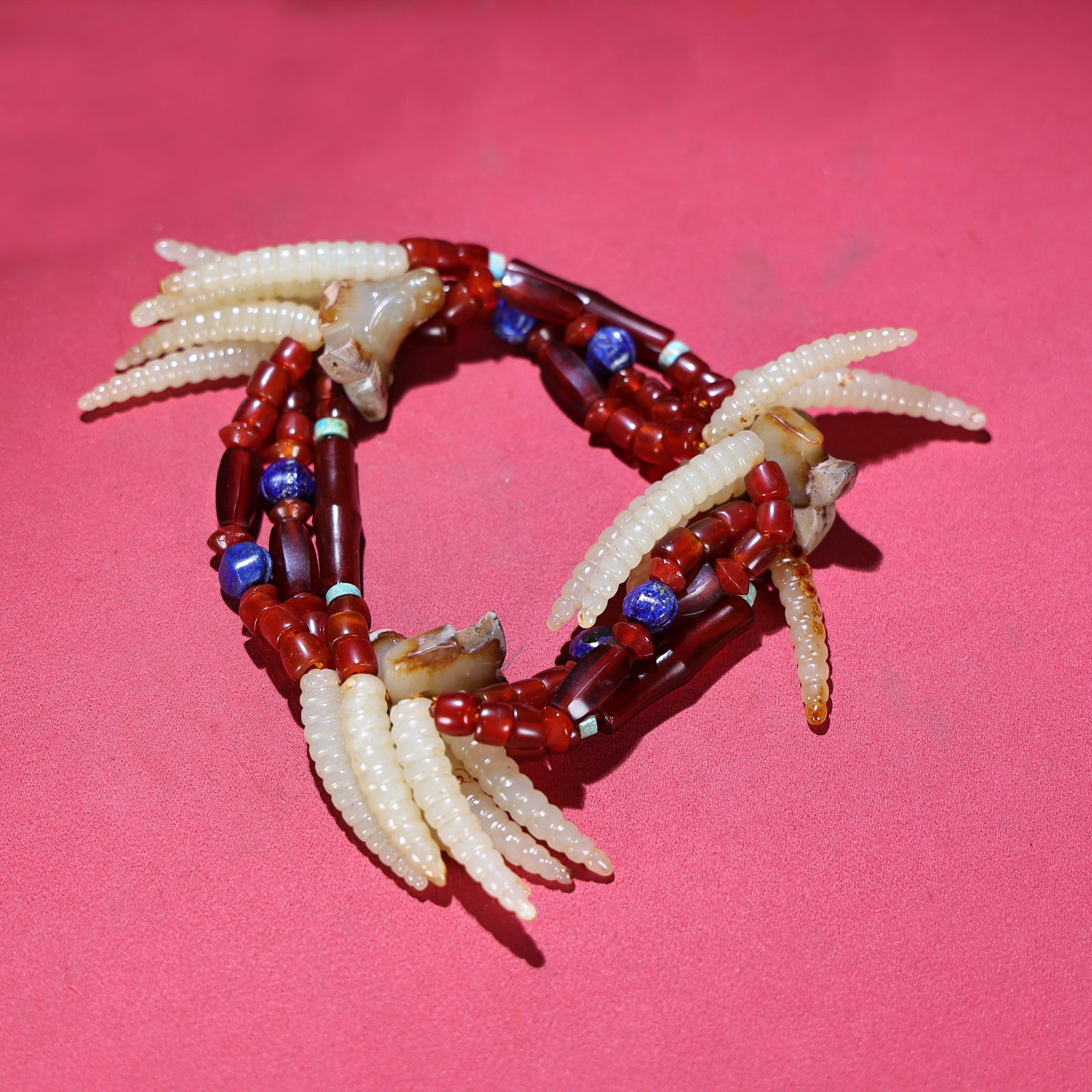 A Chinese Carved Jade and Agate Beads Set: Lg. 5cm, Diam. 0.9cm, Wt. 176g, Multi-Sizes