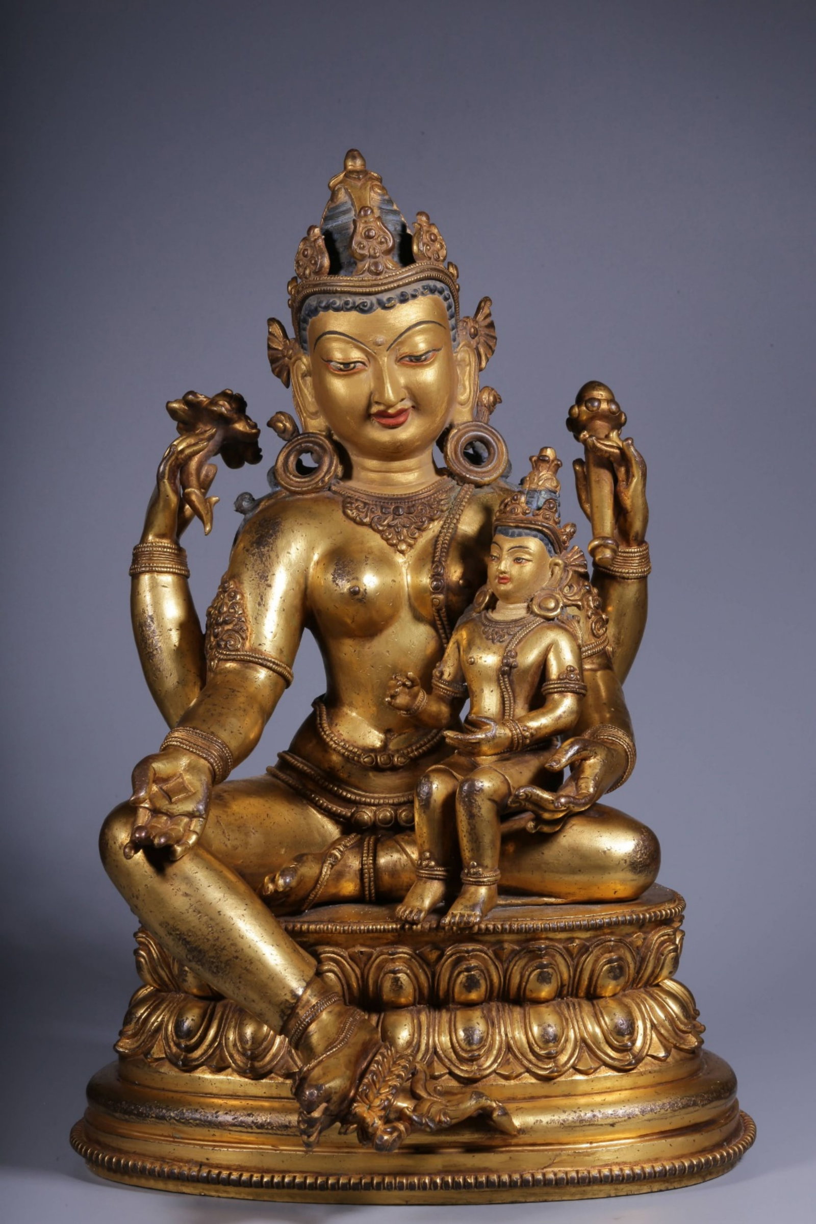 A Chinese Gilt Bronze Figures of Buddha: Ht. 36cm, Lg. 25cm, Wd. 26cm, Wt. 9750g