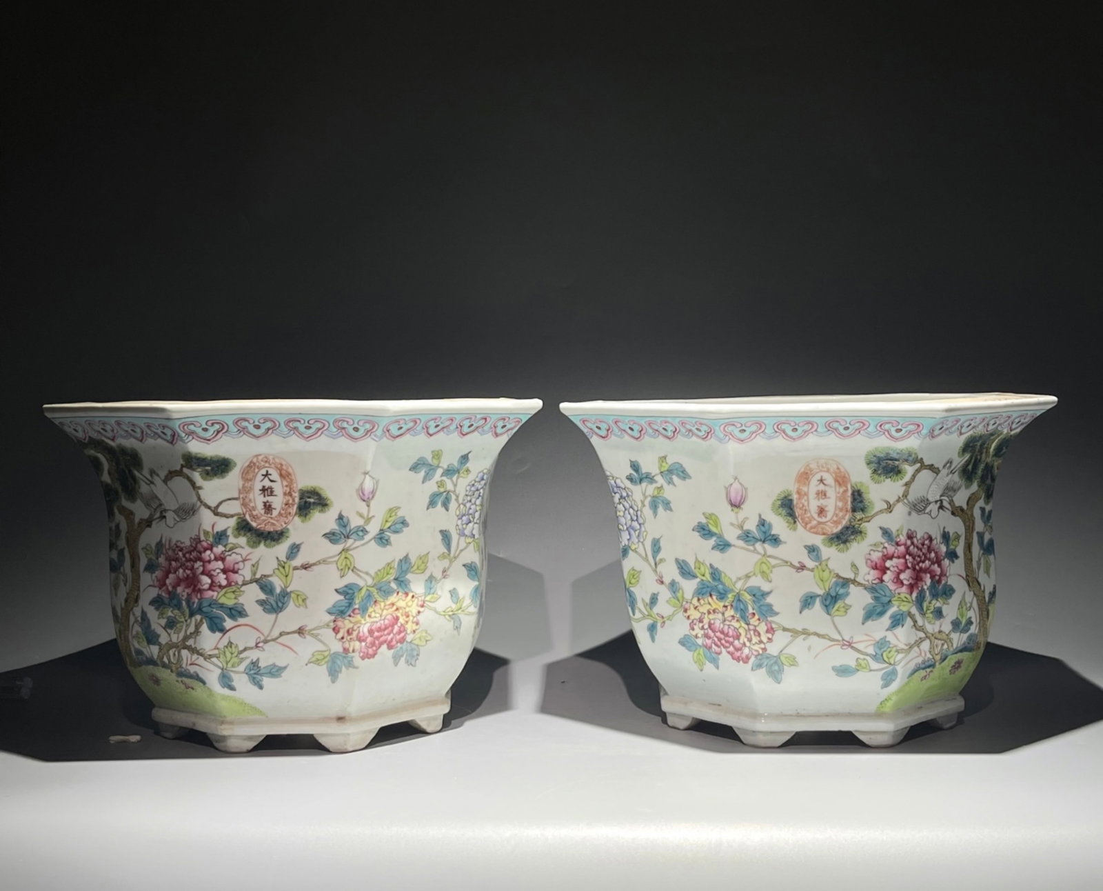 A Pair of Chinese Famille-Rose Porcelain Planters: Ht. 22.6cm, Diam. 33.3cm