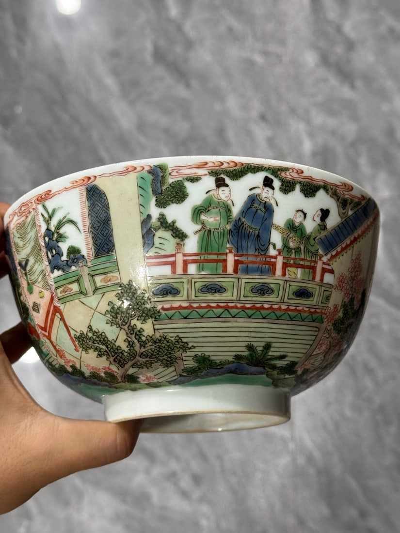 A Chinese Wu-Cai Glazed Porcelain Bowl: Wd. 16.5cm