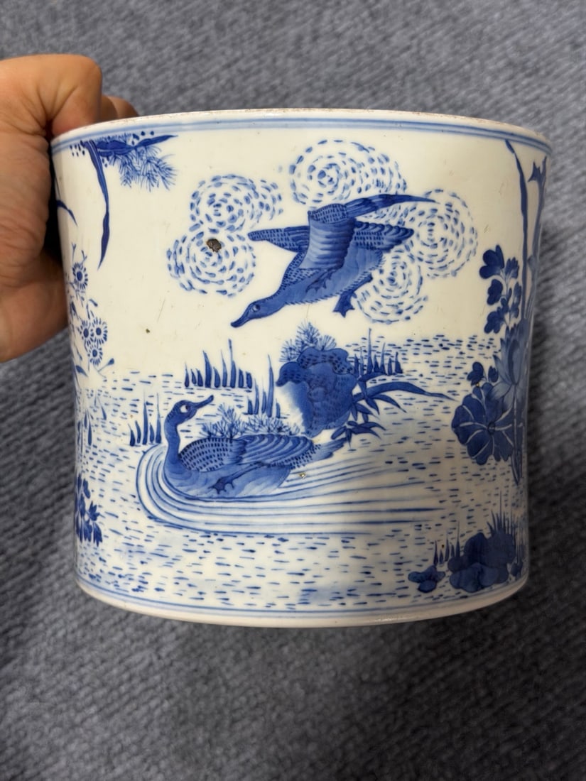 A Chinese Blue and White Porcelain Brush Pot: Ht. 23.5cm