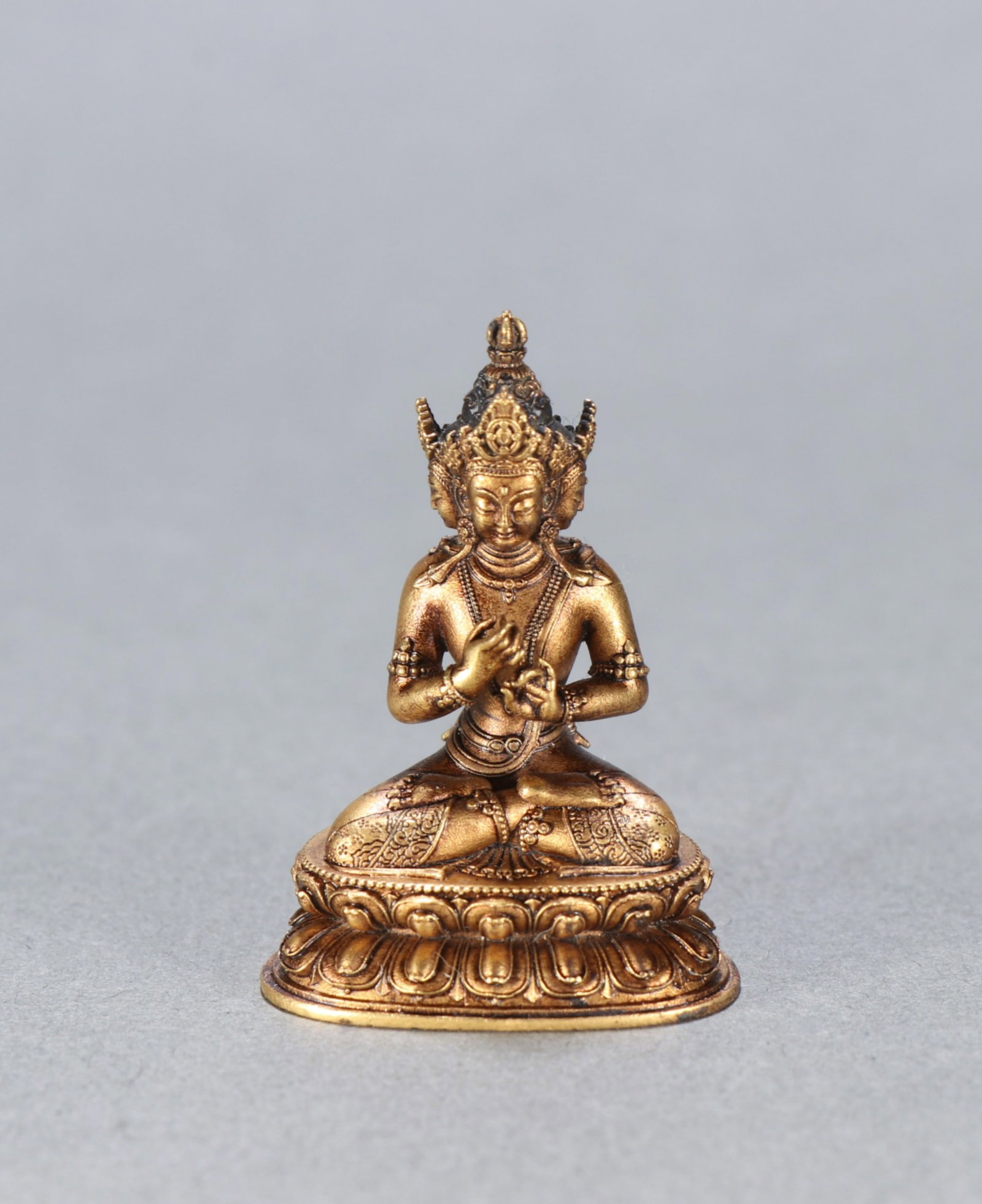 A Chinese Carved Stone Seal with Hardwood Case: Ht. 3.8cm, Wd. 2.7cm, Wt. 18.7g