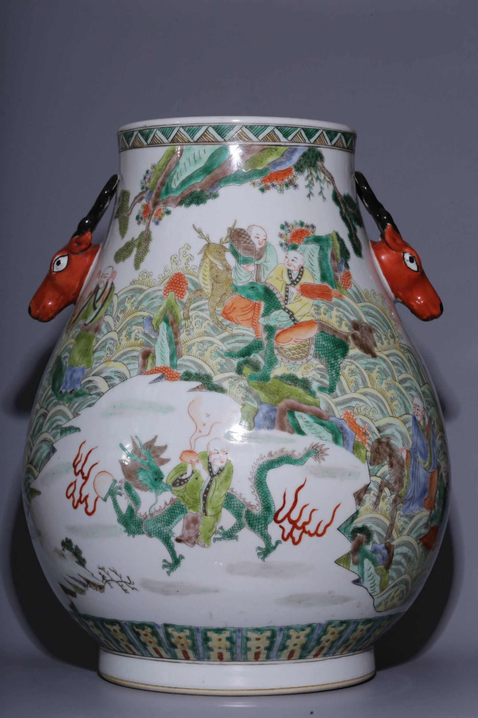 A Chinese Wu-Cai Glazed Porcelain Vase: Ht. 47cm, Diam. 40cm, Wt. 1100g