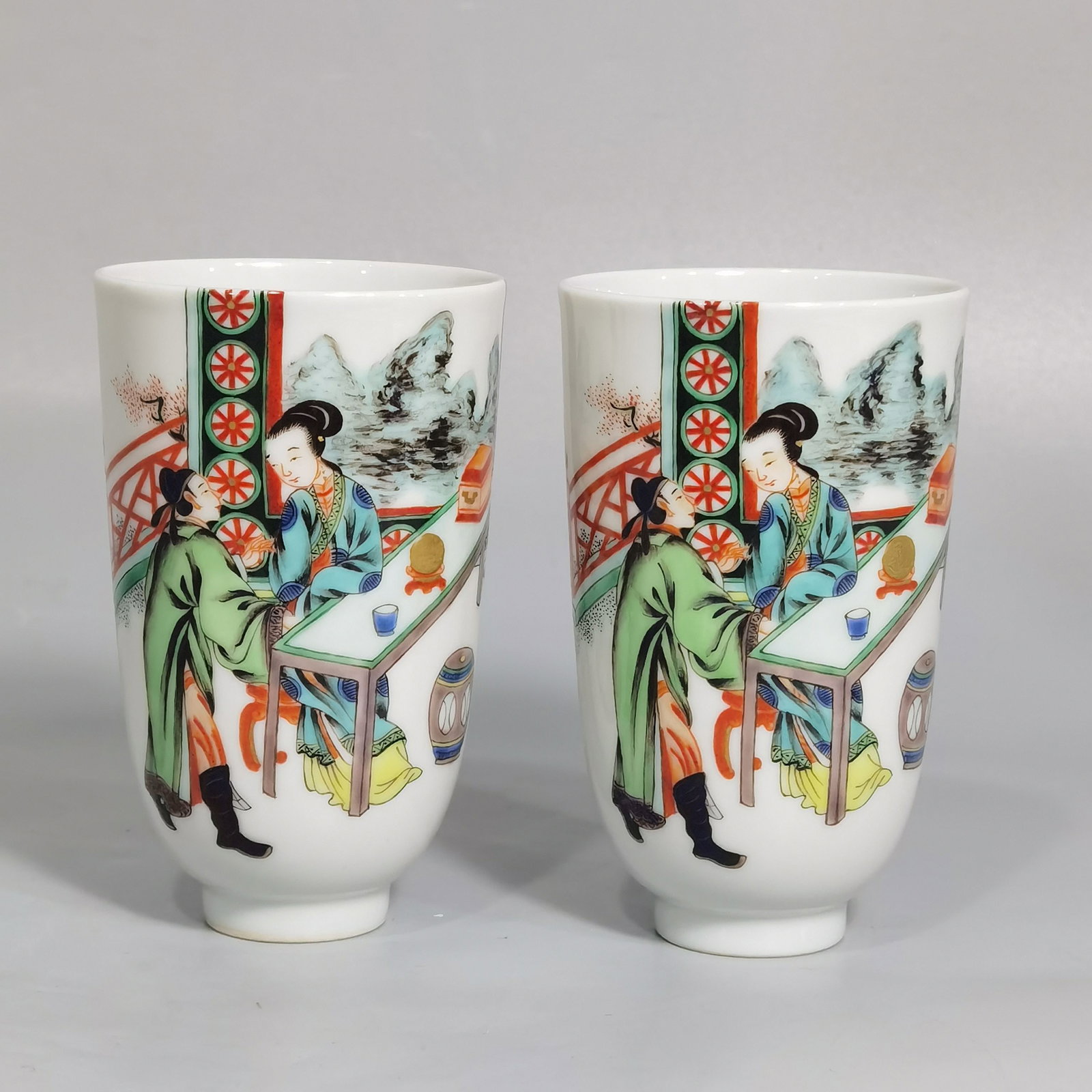 A Pair of Chinese Wu-Cai Glazed Porcelain Cups (1 of 9)