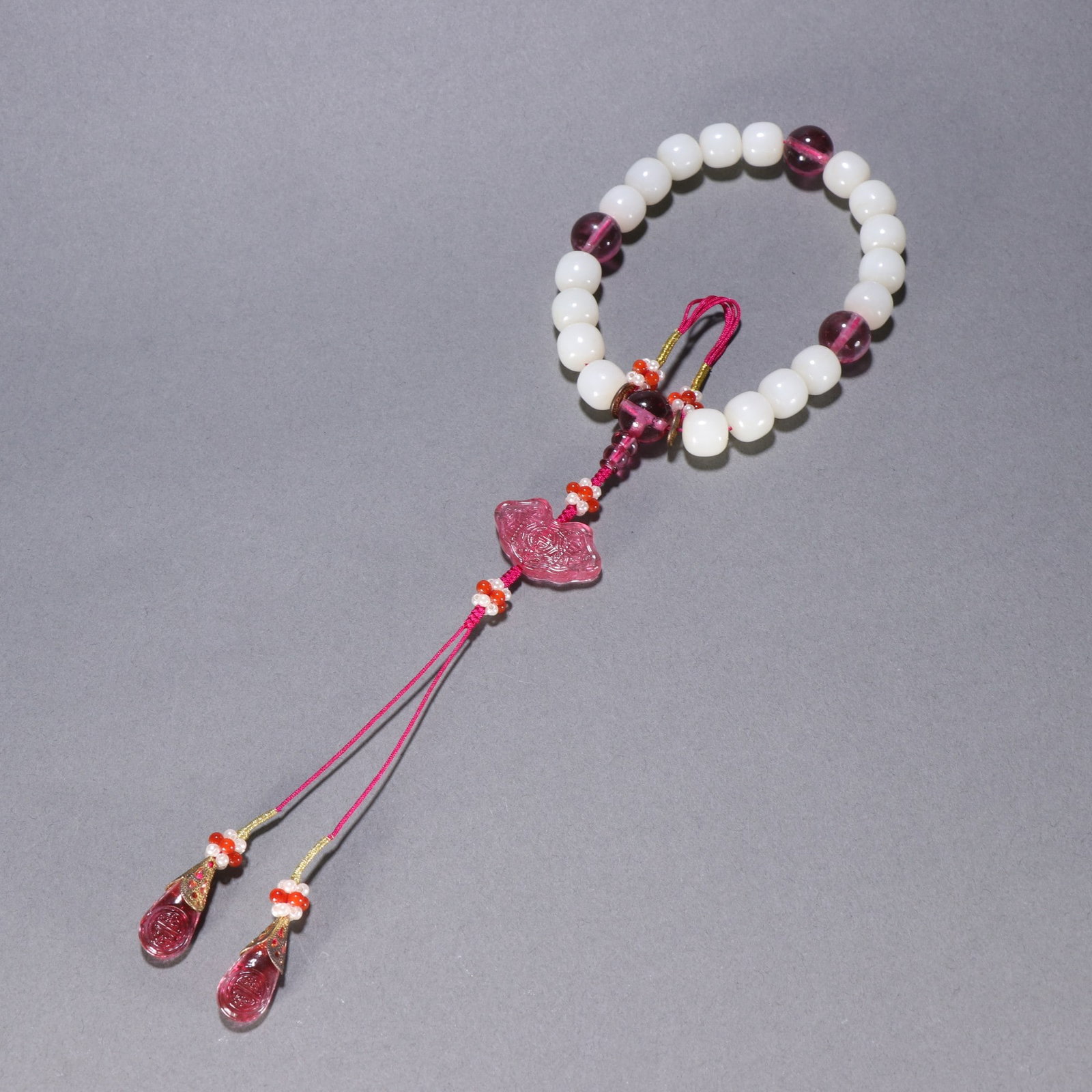 A Chinese Carved Jade Prayers Beads: Diam. 1.2cm, Wt. 78.3g