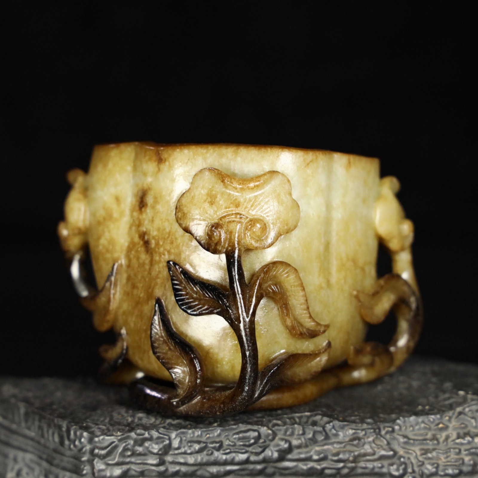 A Chinese Carved Jade Brush Washer: Lg. 10.4cm, Wd. 6.8cm, Ht. 7.4cm, Wt. 366g