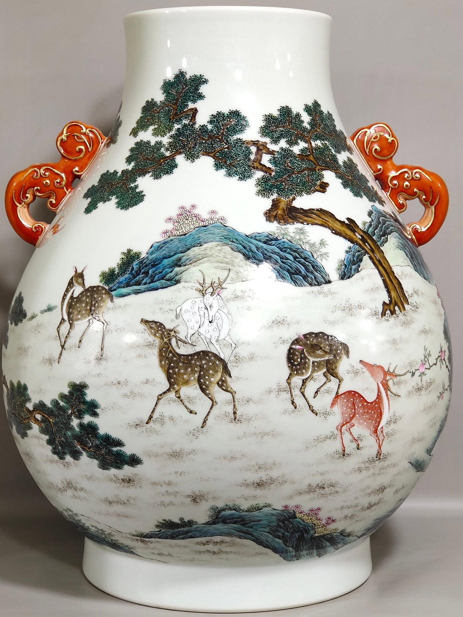 A Chinese Famille-Rose Porcelain Vase: Ht. 49cm, Diam. 37cm