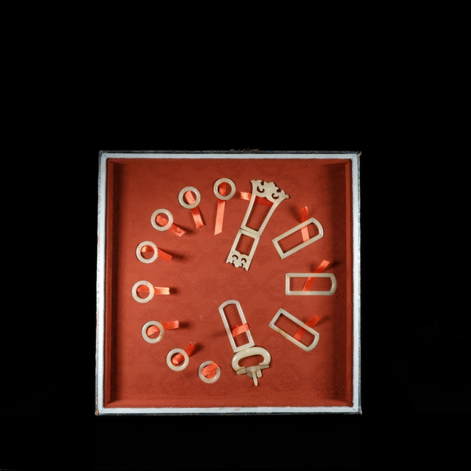 A Chinese Carved Jade Belt Buckles Set: Lg. 6.8cm, Wd. 2.9cm, Th. 0.4cm, Wt. 11g, Multi-Sizes