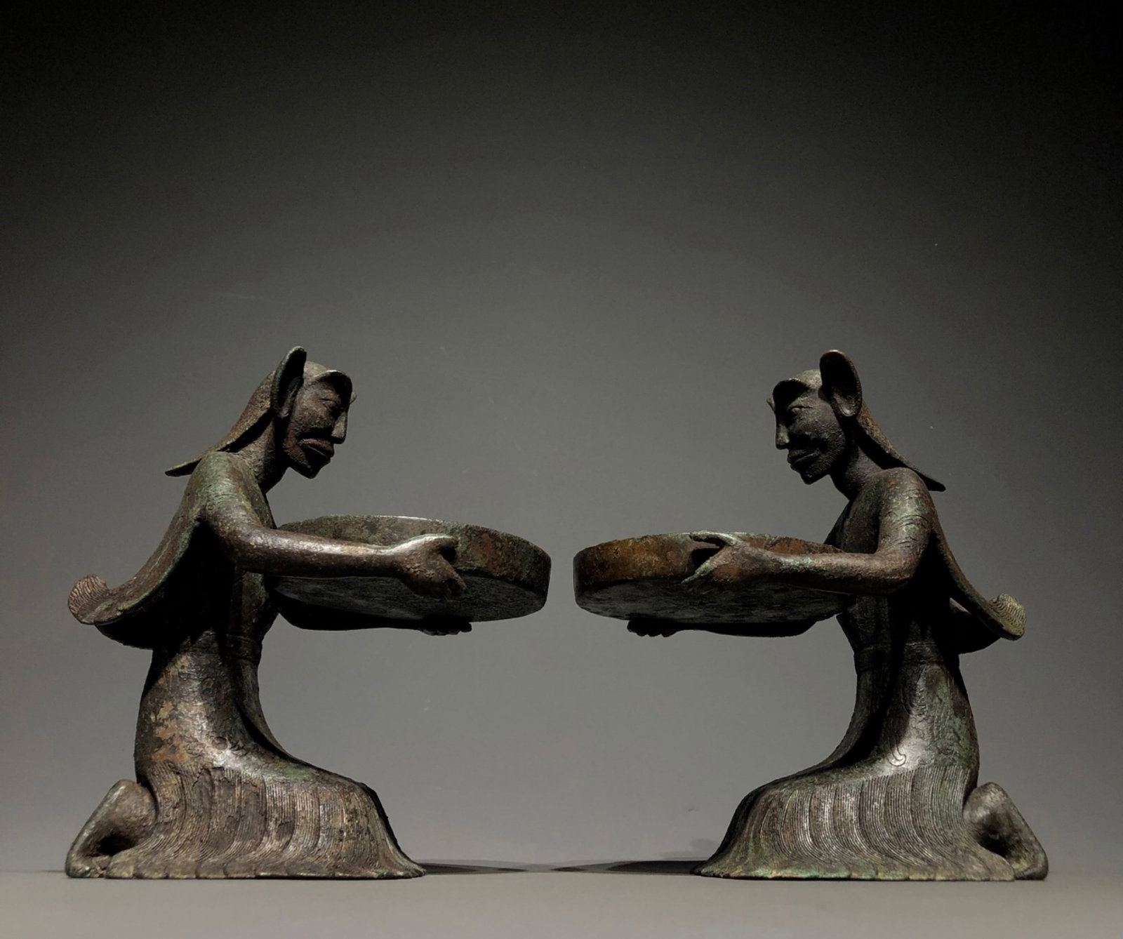 A Pair of Chinese Bronze Lamps: Diam. 17cm, Wd. 10cm, Ht. 18cm, Wt. 2750g