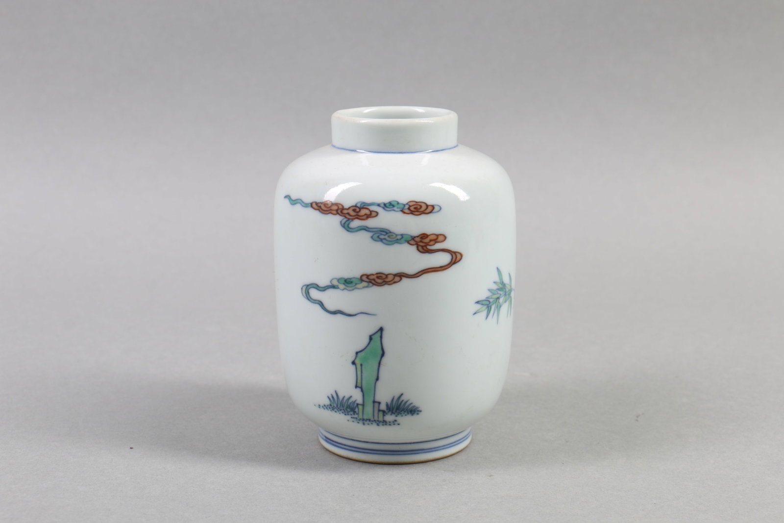 A Chinese Famille-Rose Porcelain Jar: Ht. 11cm