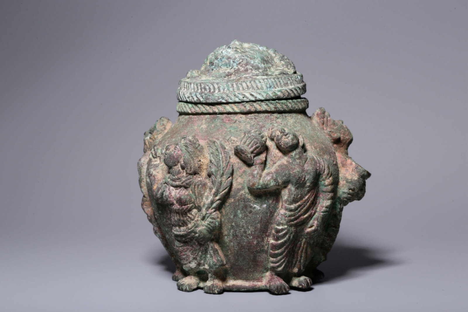 A Chinese Bronze Jar with Lid (1 of 9)