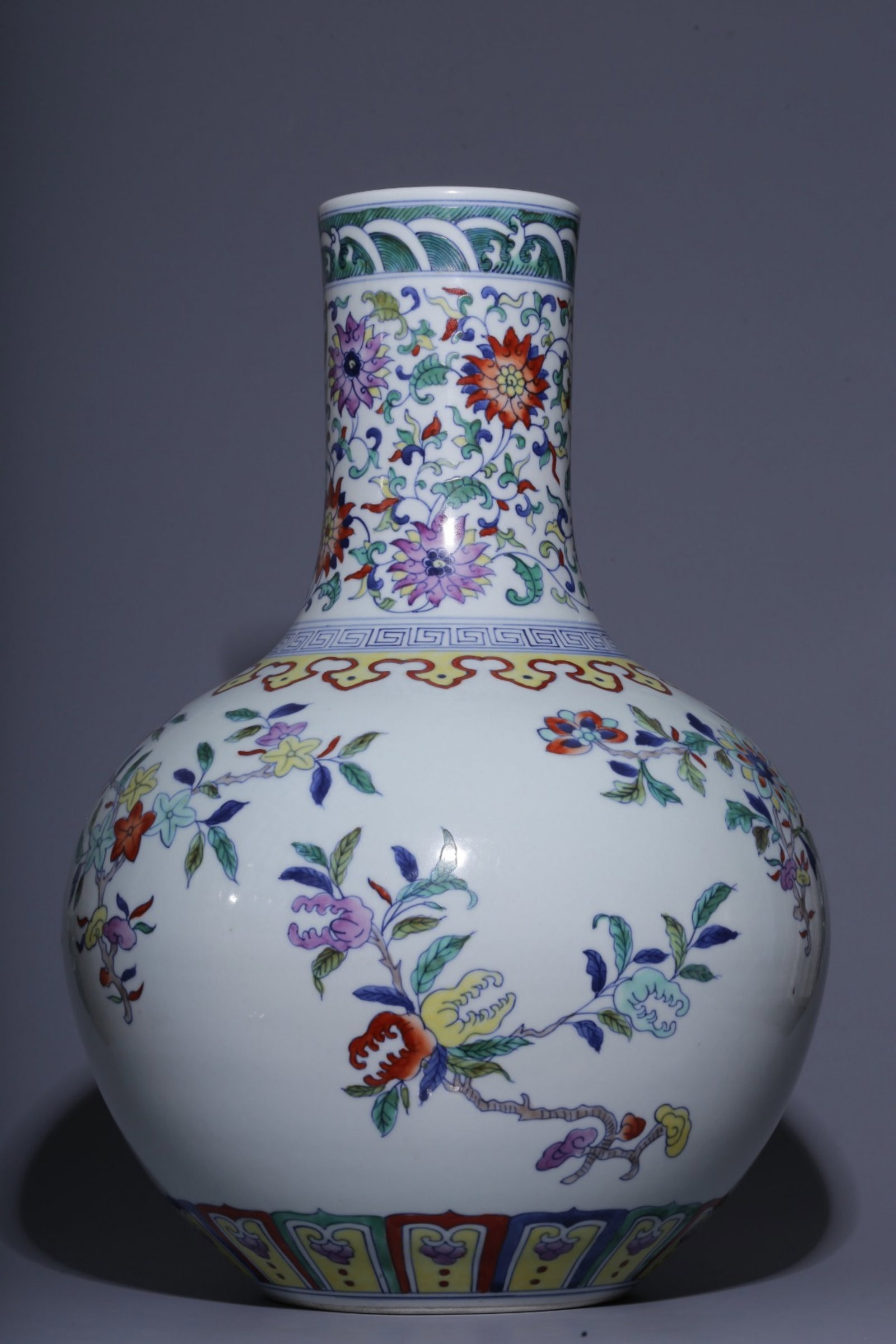 A Chinese Dou-Cai Glazed Porcelain Vase: Ht. 39.7cm, Diam. 28.3cm, Wt. 4050g