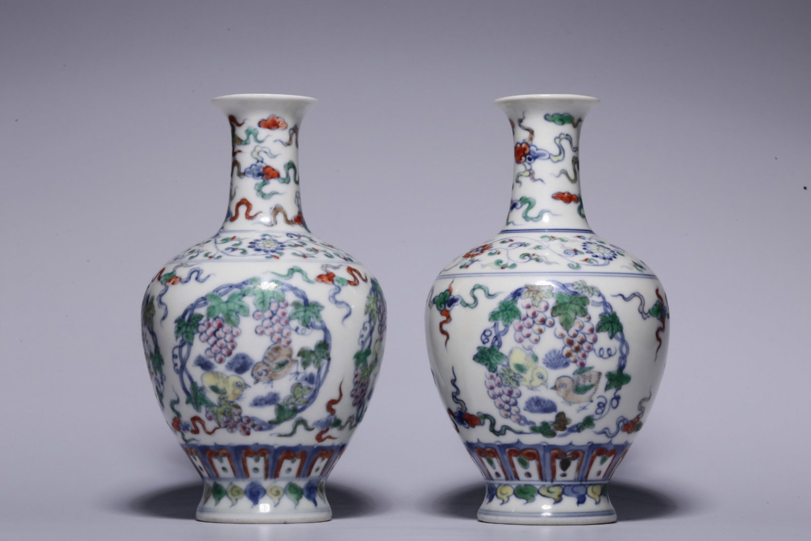 A Pair of Chinese Dou-Cai Glazed Porcelain Vases: Ht. 15.2cm, Diam. 9.5cm, Wt. 303g