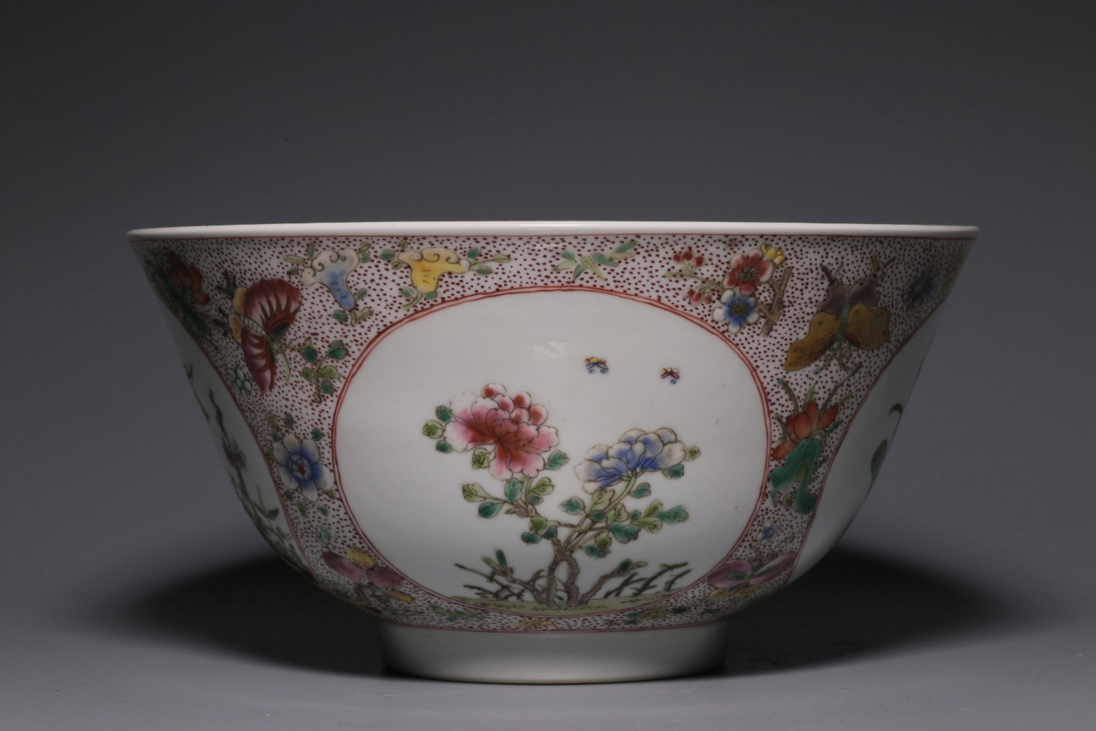 A Chinese Famille-Rose Porcelain Bowl (1 of 9)