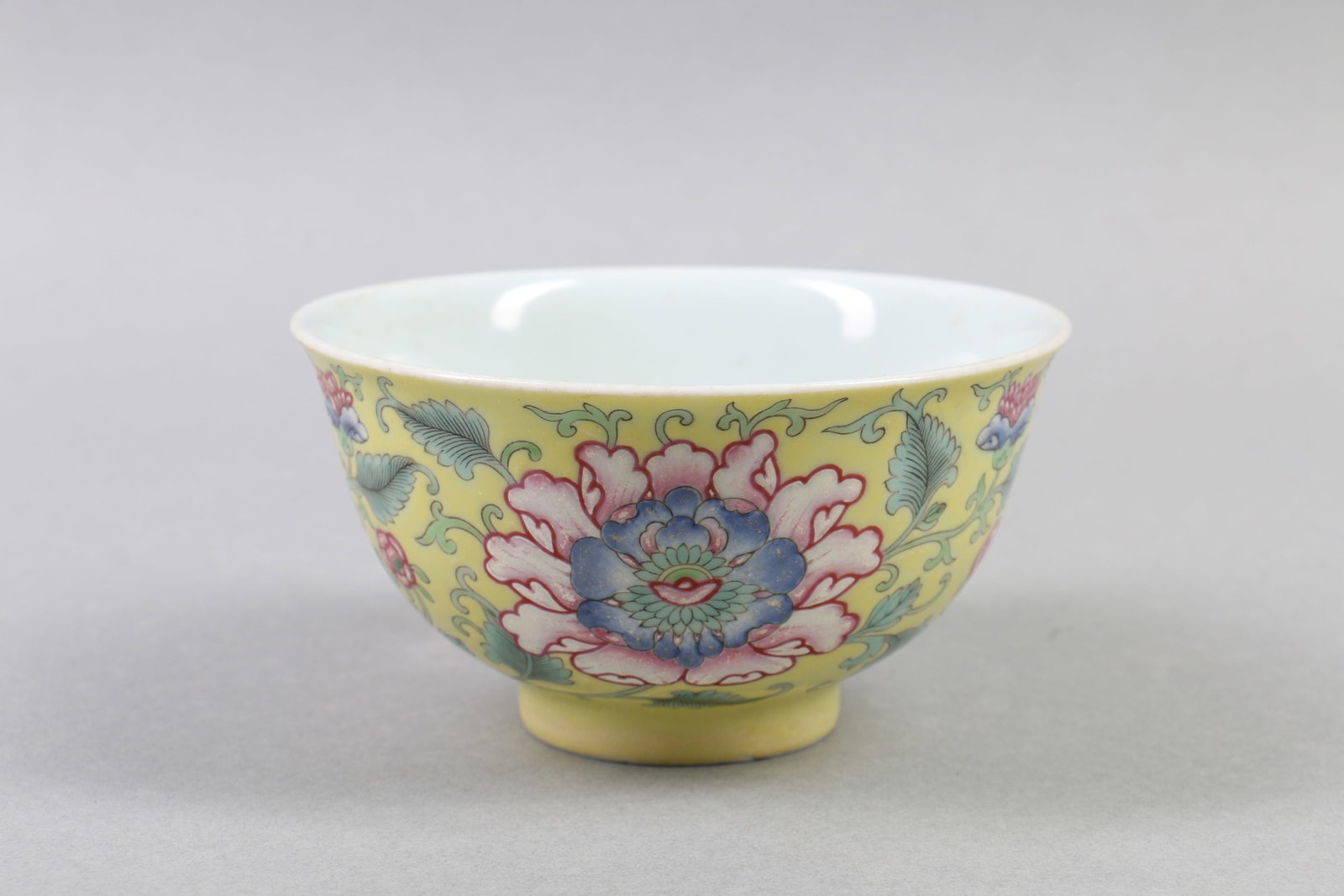 A Chinese Yellow Ground Famille-Rose Porcelain Bowl: Diam. 11.5cm, Ht. 6cm