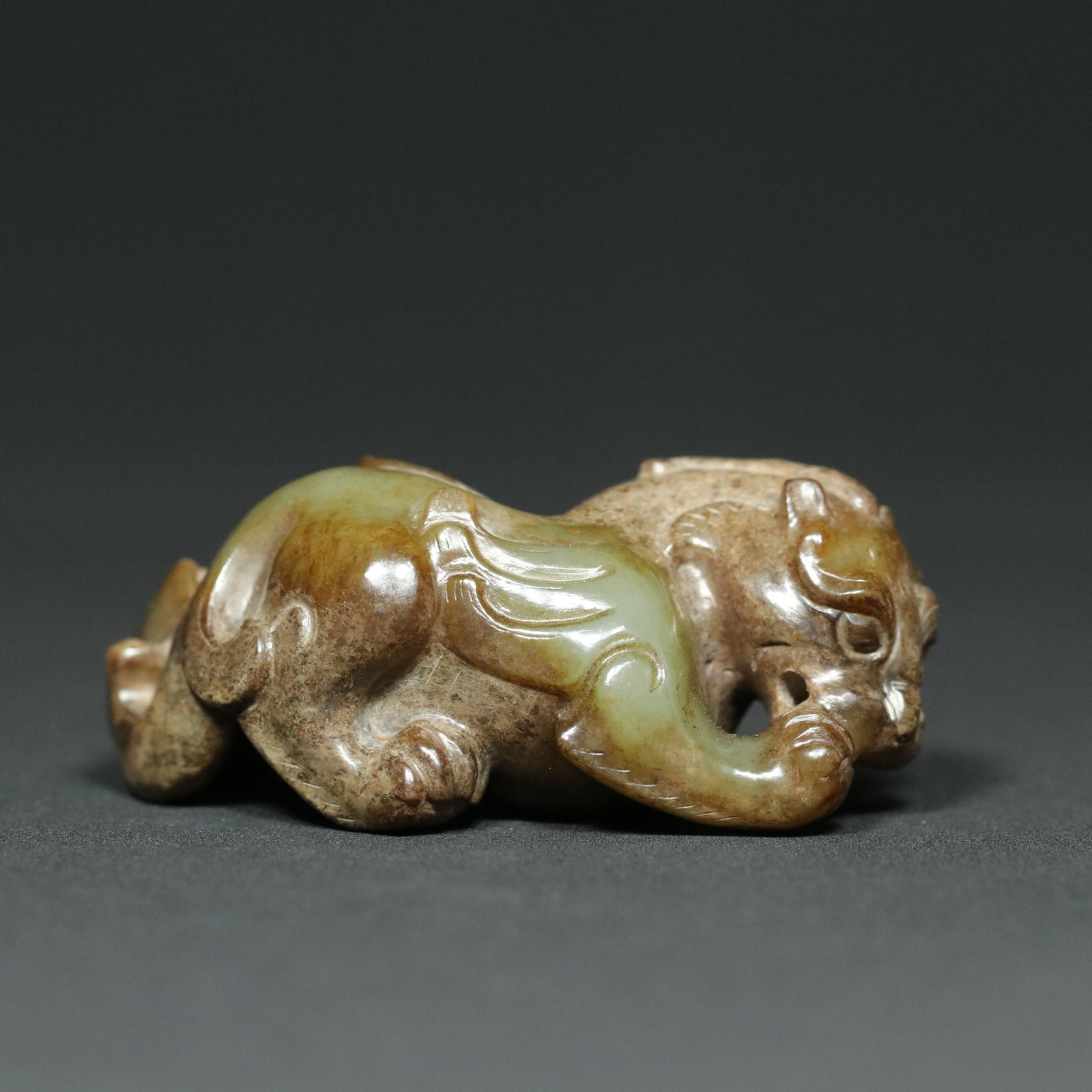 A Chinese Carved Jade Tiger Statuette (1 of 9)