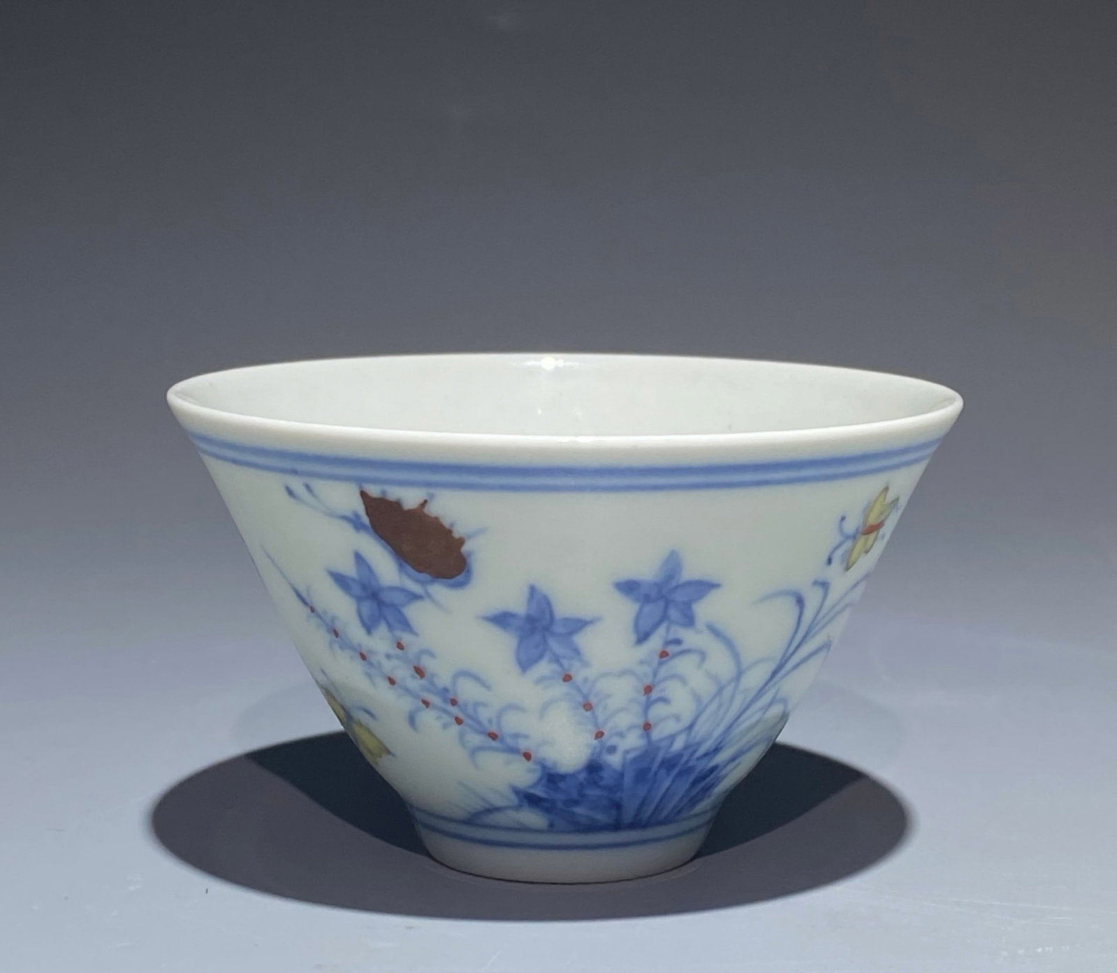 A Chinese Dou-Cai Glazed Porcelain Cup (1 of 9)