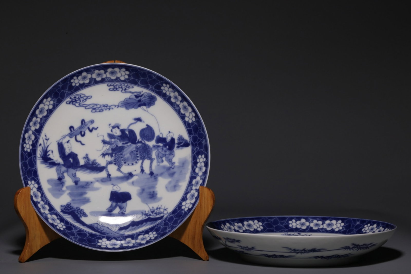 A Pair of Chinese Blue and White Porcelain Plates (1 of 8)
