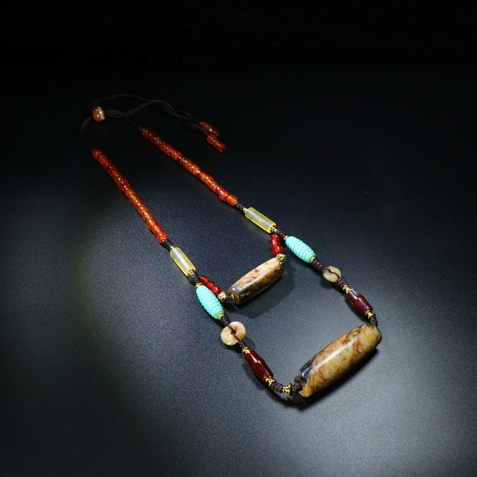 A Chinese Carved Jade and Agate Beads Necklace (1 of 9)