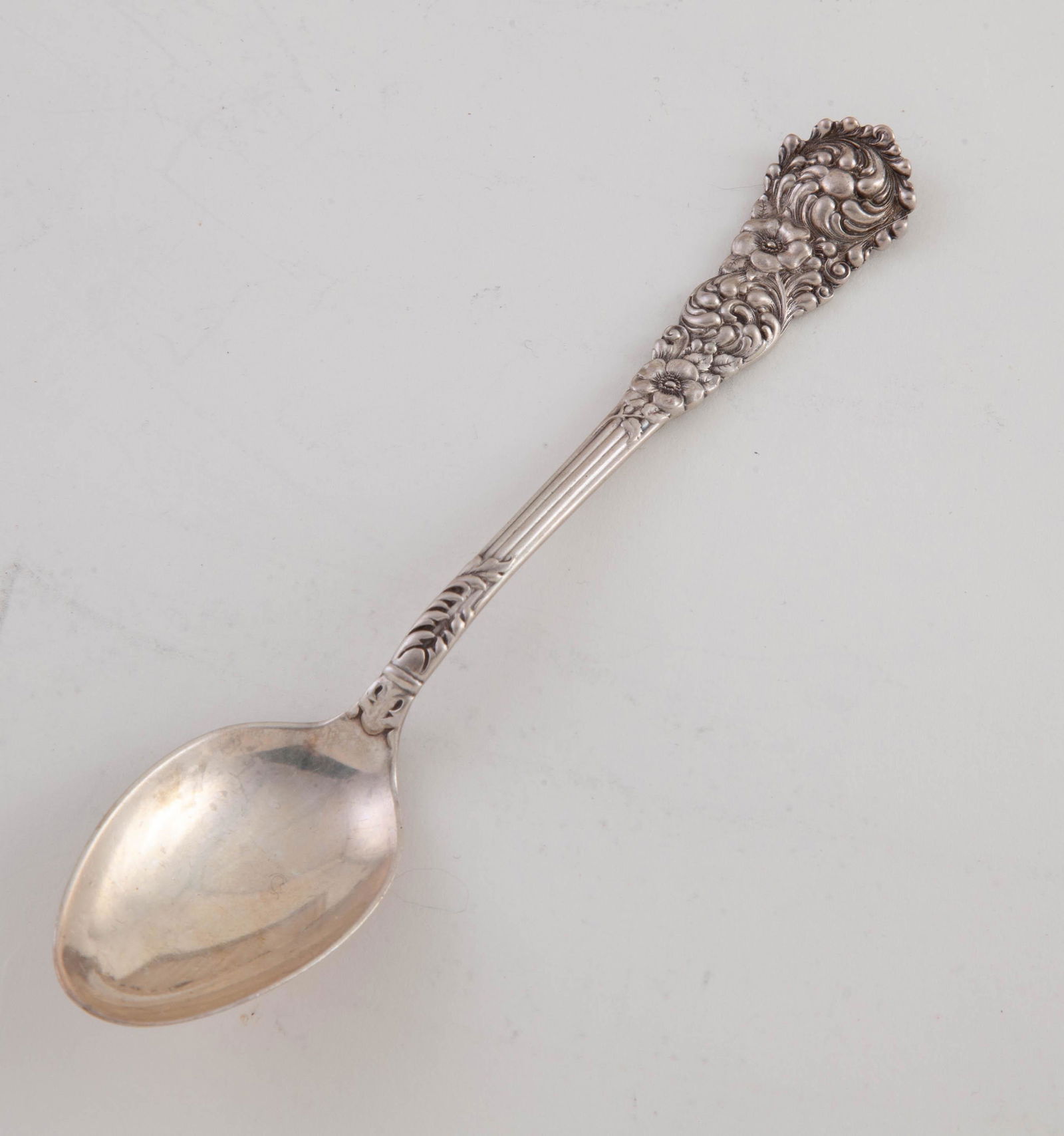 Reed & Barton Trajan Sterling Silver Coffee/Teaspoons: Set of 12 coffee/teaspoons set in original box, 1892. 5 in, 6.9 t.oz.