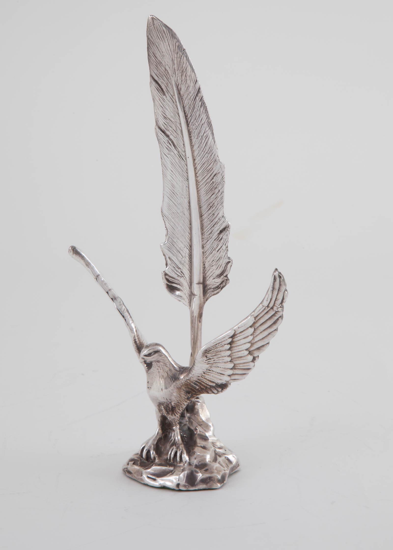 Sterling Pen Holder with Sterling Feather Pen: Sterling Eagle pen holder with feather pen, marked sterling .925, loaded, maker unknown. 8 in H with pen in Holder, 4 in W, 2.70 t.oz.